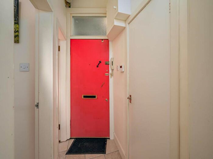 1 Bedroom Flat To Rent In Caledonian Crescent, Dalry, Edinburgh, EH11