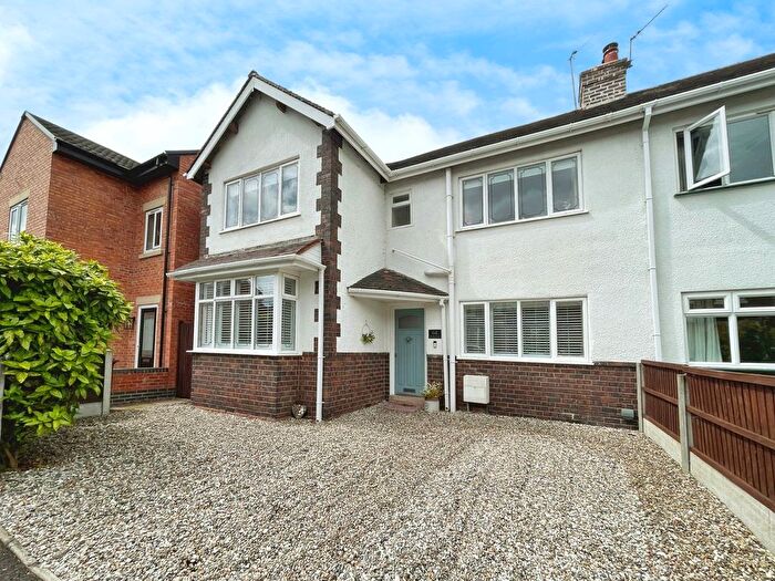 3 Bedroom Semi-Detached House For Sale In Borneo Street, Walsall, WS4