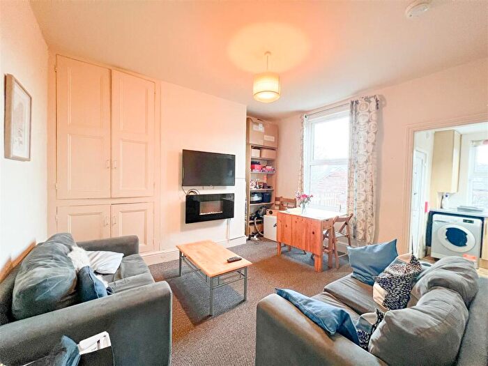 4 Bedroom House To Rent In The Nook, Sheffield, S10