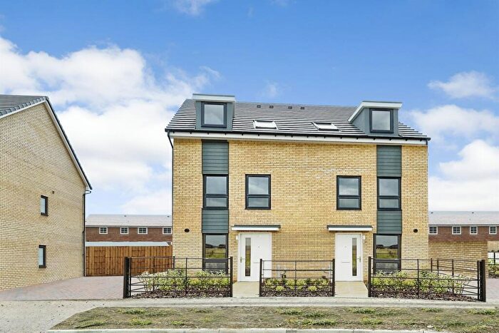 3 Bedroom Semi-Detached House To Rent In Bedroom Semi Detached House In Four Acre Drive, Houghton Conquest, MK45