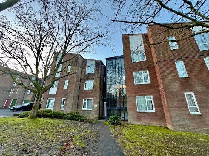 2 Bedroom Flat To Rent In Dalford Court, Telford, Shropshire, TF3