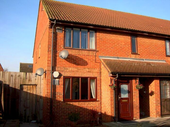 1 Bedroom Flat To Rent In Boltons Lane, Harlington, Hayes UB3