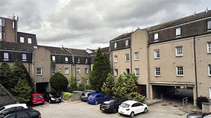 2 Bedroom Flat To Rent In Albany Court, Aberdeen, AB11