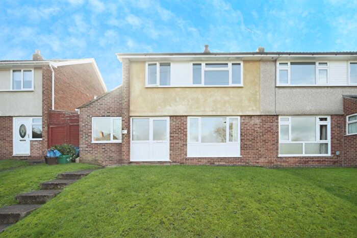 3 Bedroom Semi Detached House For Sale In Cheddon Road, Taunton, TA2