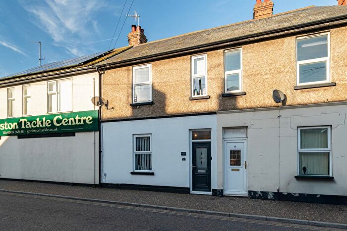 3 Bedroom Terraced House For Sale In Pier Walk, Gorleston, Great Yarmouth, NR31