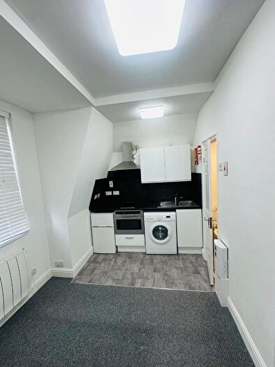 Studio To Rent In High Road Leyton, London, E10