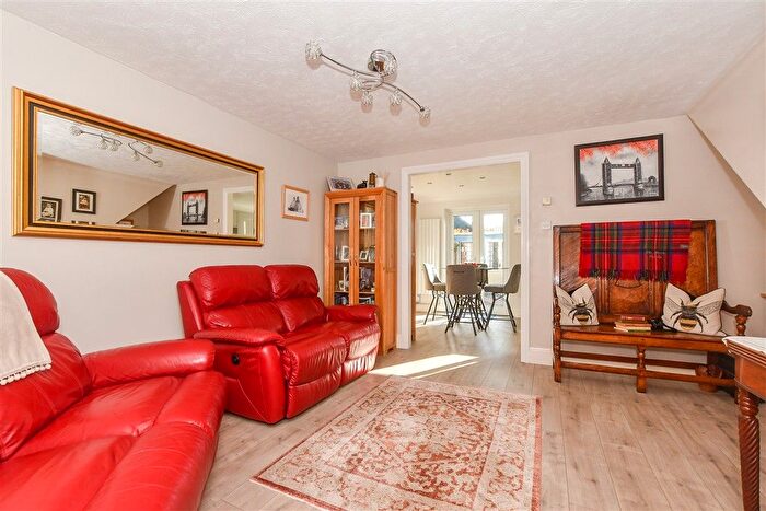 4 Bedroom End Terrace House For Sale In Turner Avenue, Cranbrook, Kent, TN17
