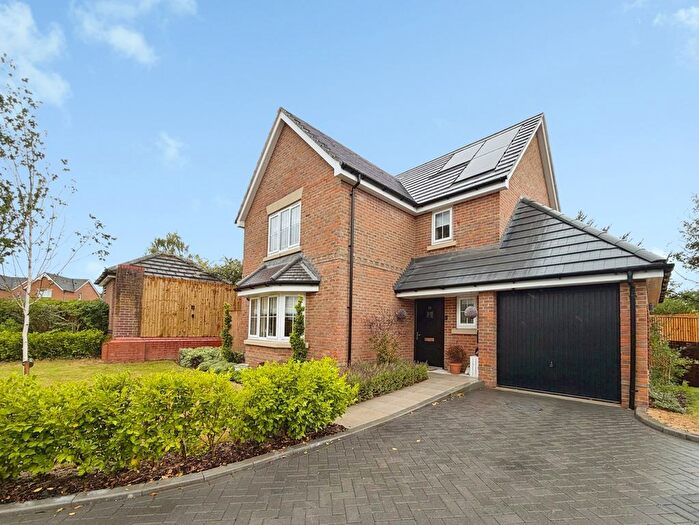 3 Bedroom Detached House For Sale In Pakenham Road, Bracknell, Berkshire, RG12