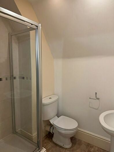5 Bedroom End Of Terrace House To Rent In Clickers Drive, Northampton, NN5