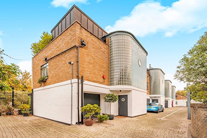 3 Bedroom End Of Terrace House To Rent In Union Wharf, Arlington Avenue, N1