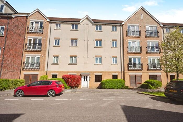 2 Bedroom Flat For Sale In Sheep Way, Redhouse Park, Milton Keynes, Buckinghamshire, MK14