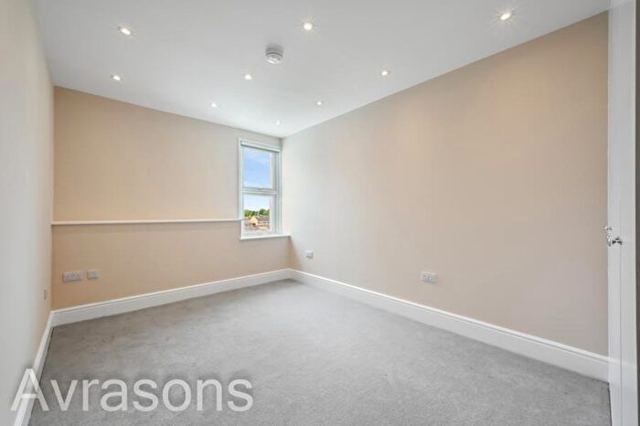3 Bedroom Flat To Rent In Talfourd Road, Camberwell, SE15