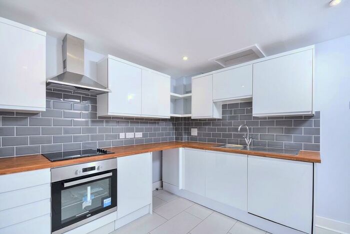 2 Bedroom Flat To Rent In Bower Terrace, Maidstone, Kent, ME16