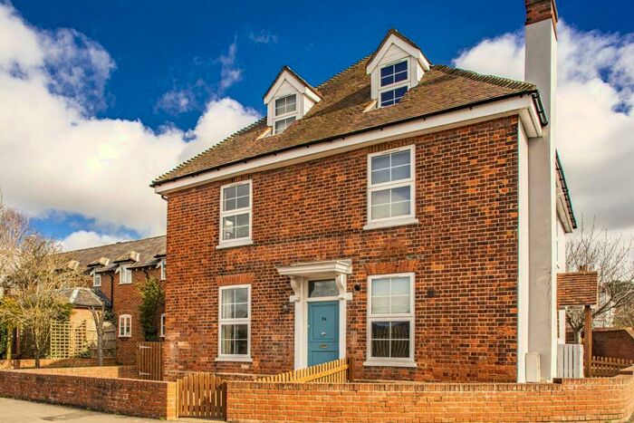 1 Bedroom Apartment To Rent In A Sloane Close, Goring On Thames, RG8