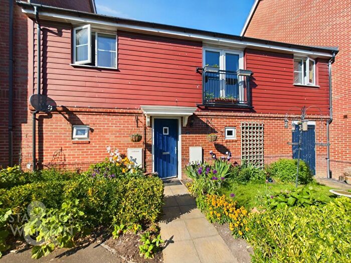 2 Bedroom Flat To Rent In Dunnock Drive, Queens Hills, Norwich, NR8