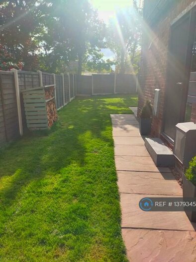 3 Bedroom Semi-Detached House To Rent In Ralph Road, Chesterfield, S43