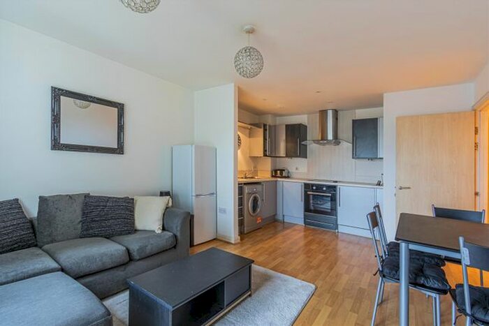 1 Bedroom Flat To Rent In Churchill Way, Cardiff, CF10