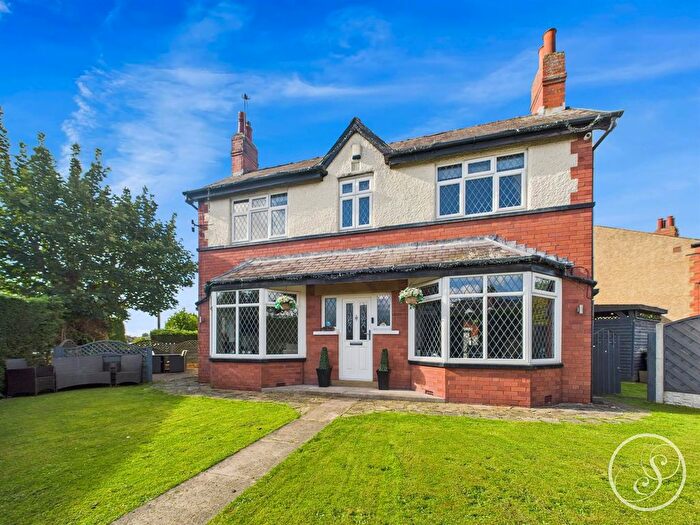 4 Bedroom Detached House For Sale In Selby Road, Leeds, LS15