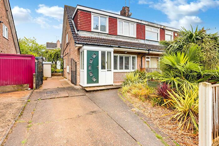 3 Bedroom Semi-Detached House For Sale In Irwin Drive, Nottingham, NG6