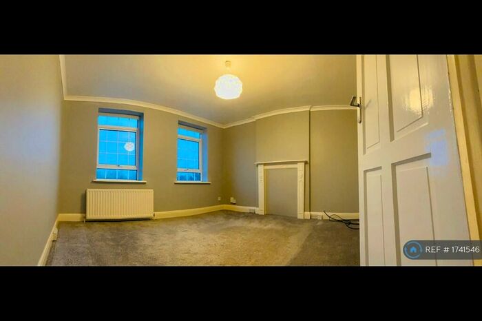 2 Bedroom Flat To Rent In Thornfield Court, London, NW7