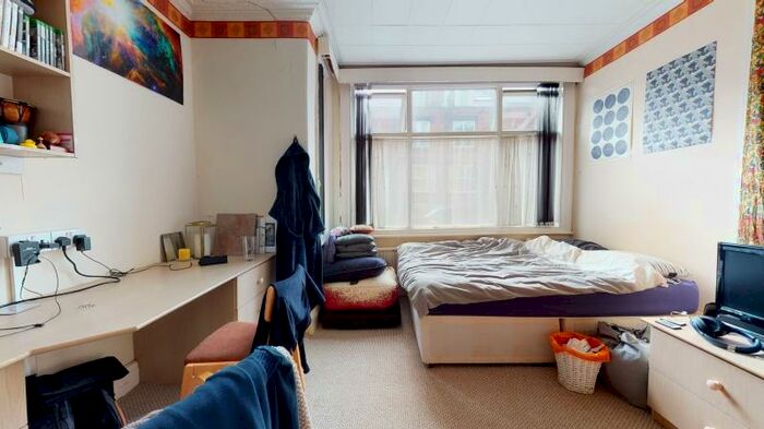 6 Bedroom Semi-Detached House To Rent In Hartley Avenue, Woodhouse, Leeds, LS6