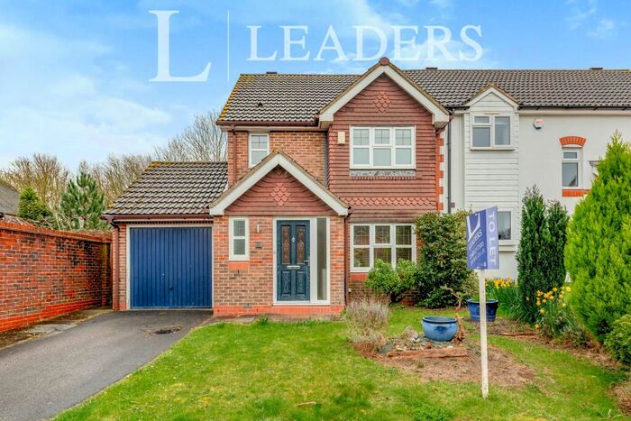 3 Bedroom Semi-Detached House To Rent In Cissbury Close, RH12