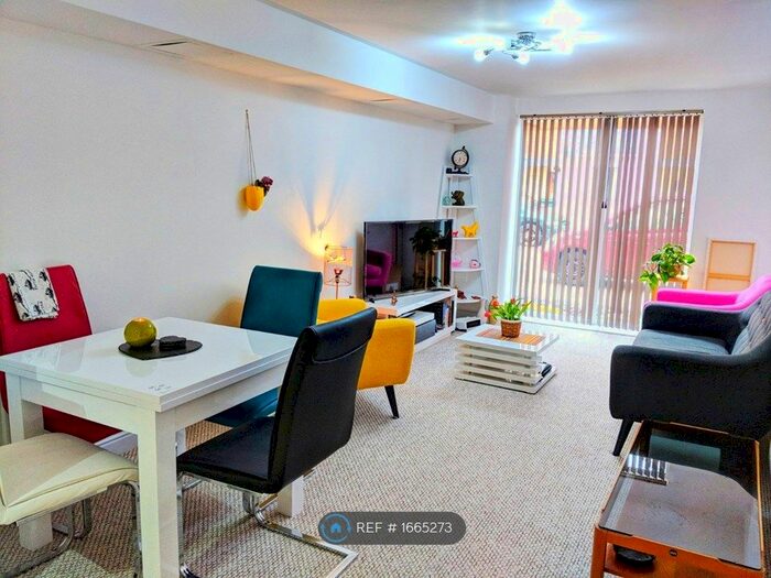 2 Bedroom Flat To Rent In Drummond Grove, Willesborough, Ashford, TN24