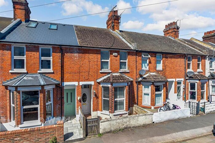 2 Bedroom Terraced House For Sale In Frampton Road, Hythe, Kent, CT21