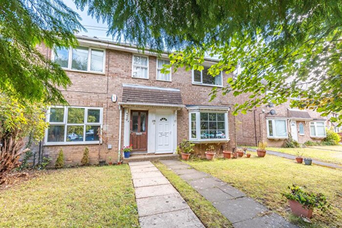 2 Bedroom Flat To Rent In Low Lane, Horsforth, Leeds, LS18