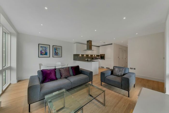 2 Bedroom Flat To Rent In Lakeside Drive, Park Royal, London, NW10