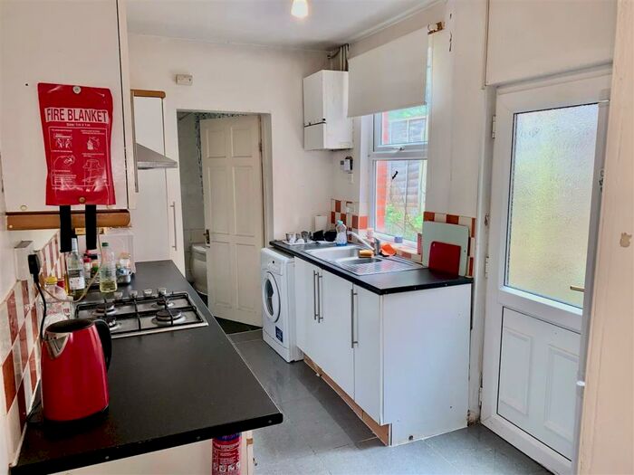 4 Bedroom Semi-Detached House To Rent In Tiverton Road, Selly Oak, Birmingham, B29