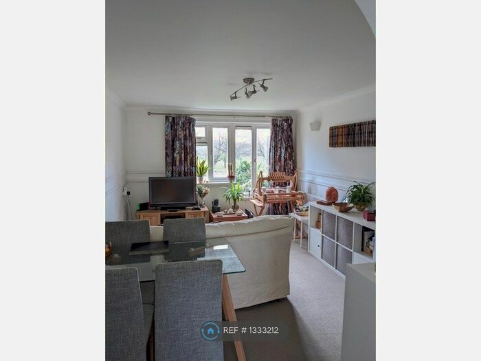 1 Bedroom Flat To Rent In Gomm Road, London, SE16