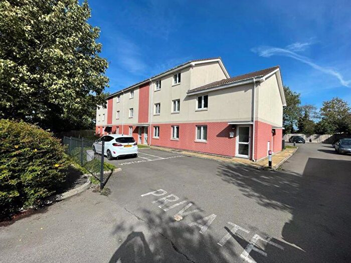 2 Bedroom Flat To Rent In Frome Court, Bristol, BS35