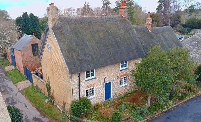 4 Bedroom Cottage For Sale In Upper Street, Tingewick, MK18