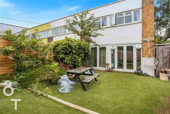 3 Bedroom End Of Terrace House To Rent In Lamble Street, Gospel Oak, NW5
