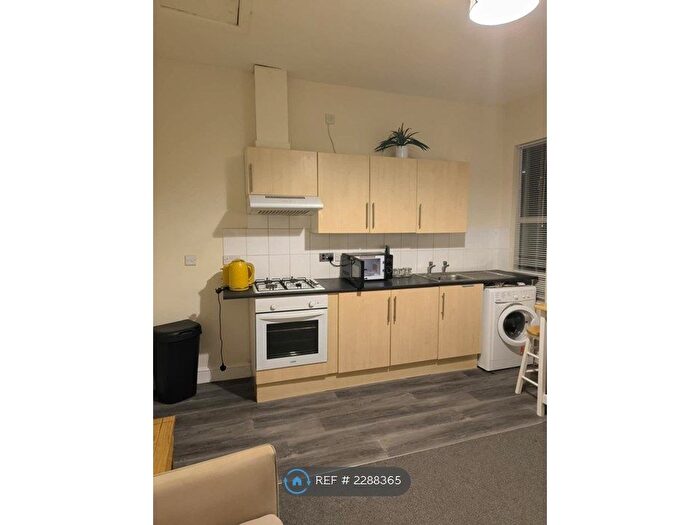 1 Bedroom Flat To Rent In Beaconsfield Street, Nottingham, NG7