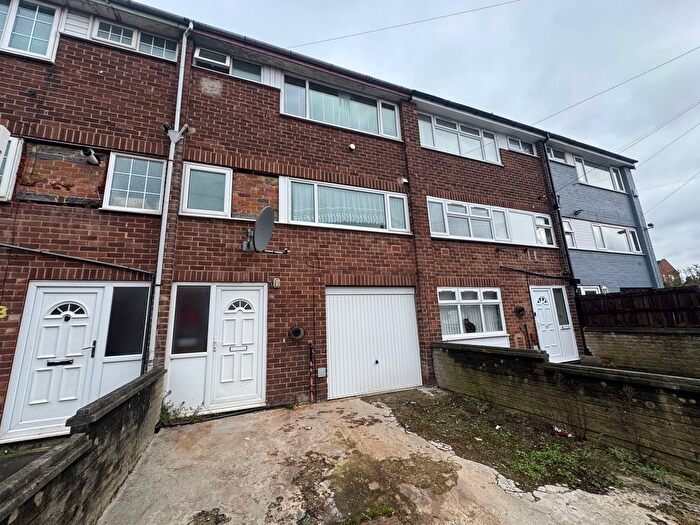 3 Bedroom Property To Rent In Dorset Road, Leeds, LS8