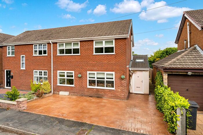 3 Bedroom Semi-Detached House For Sale In Manchester Road, Woolston, WA1