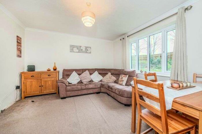 1 Bedroom Property To Rent In Frankswood Avenue, Yiewsley, UB7