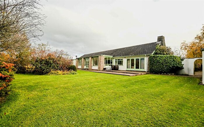 3 Bedroom Detached Bungalow For Sale In Greenacres, Woodhouses, Yoxall, DE13