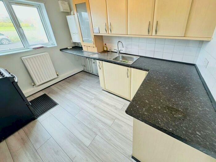 2 Bedroom Flat To Rent In Laburnum Drive, Cherry Willingham, Lincoln, LN3
