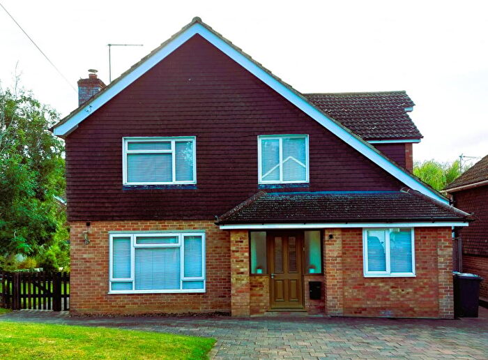 4 Bedroom Detached House For Sale In Valley Road, Brackley, NN13