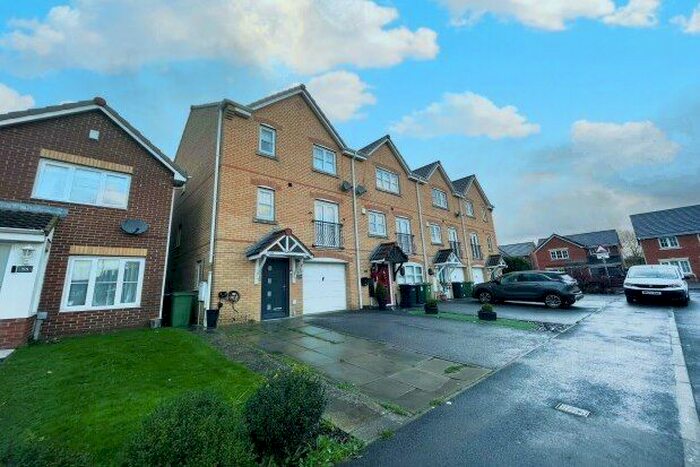 5 Bedroom Town House To Rent In Chillerton Way, Wingate, TS28