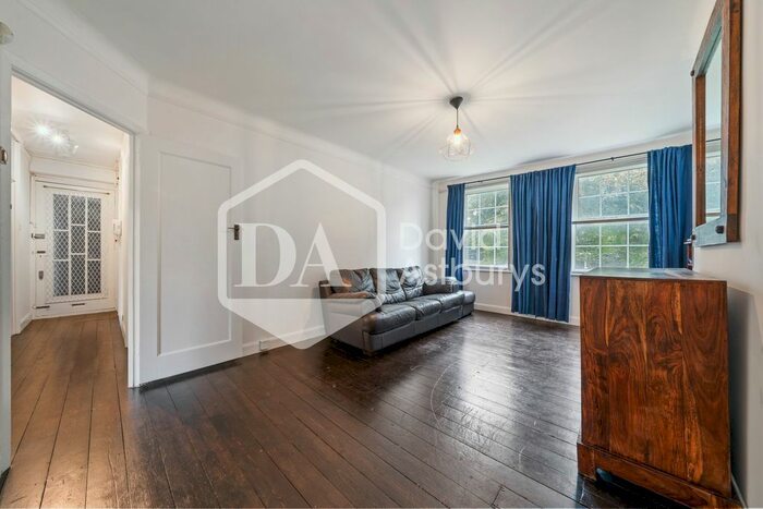 2 Bedroom Flat To Rent In Manor Court, East Finchley Highgate, London, N2