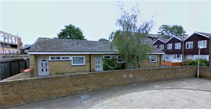 1 Bedroom Bungalow To Rent In Flemming Road, Kennington, SE17