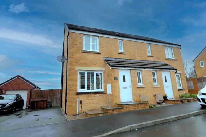 3 Bedroom Semi-Detached House To Rent In Heol Y Pibydd, Swansea, West Glamorgan, SA4