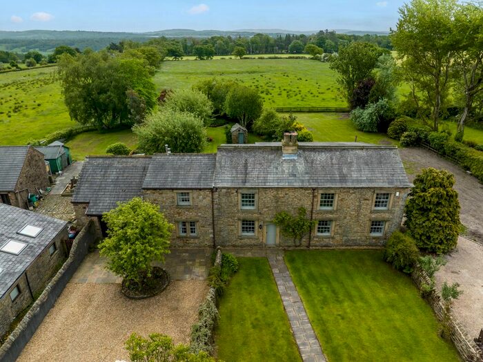 5 Bedroom Detached House For Sale In Alston Lane, Alston, PR3