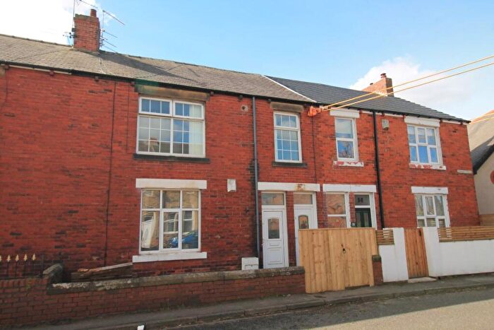 3 Bedroom Flat To Rent In Robinson Terrace, Columbia, Washington, Tyne & Wear, NE38