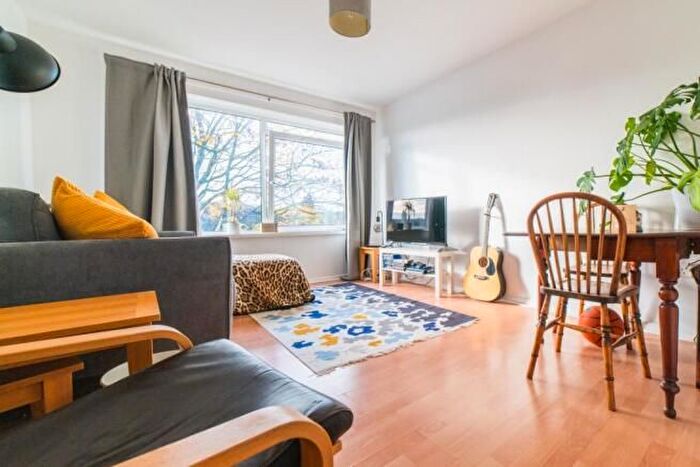 1 Bedroom Flat To Rent In Railway Terrace, Canton, Cardiff, CF11