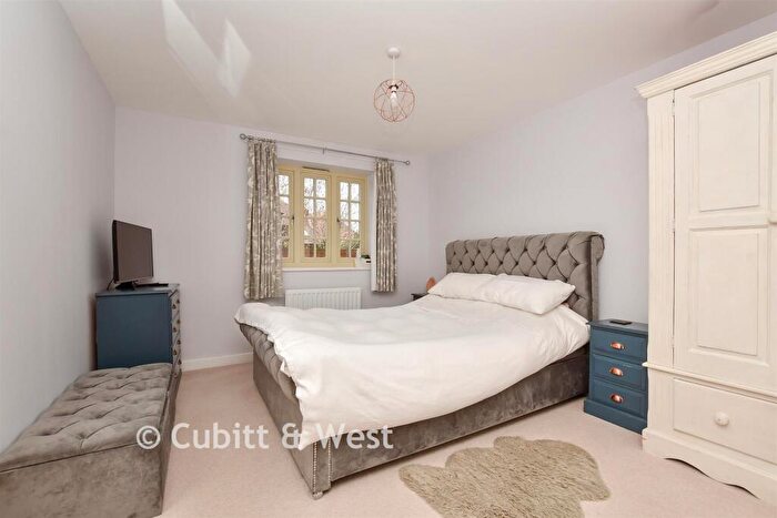 2 Bedroom Flat For Sale In The Saddlery, Little Bookham, Leatherhead, Surrey, KT23